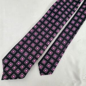 Hugo Boss Tie 100% Silk Woven  Pattern Made in Italy